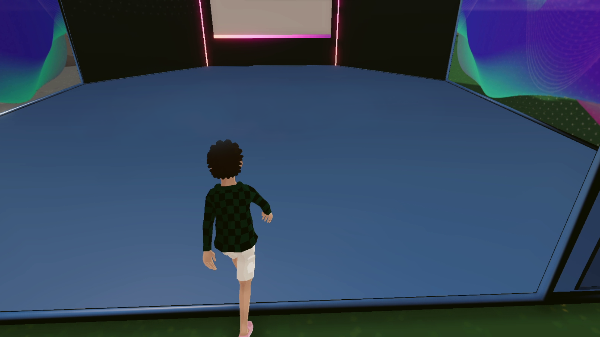 Avatar movi&eacute;ndose en el entorno virtual del Metaverso de Decentraland