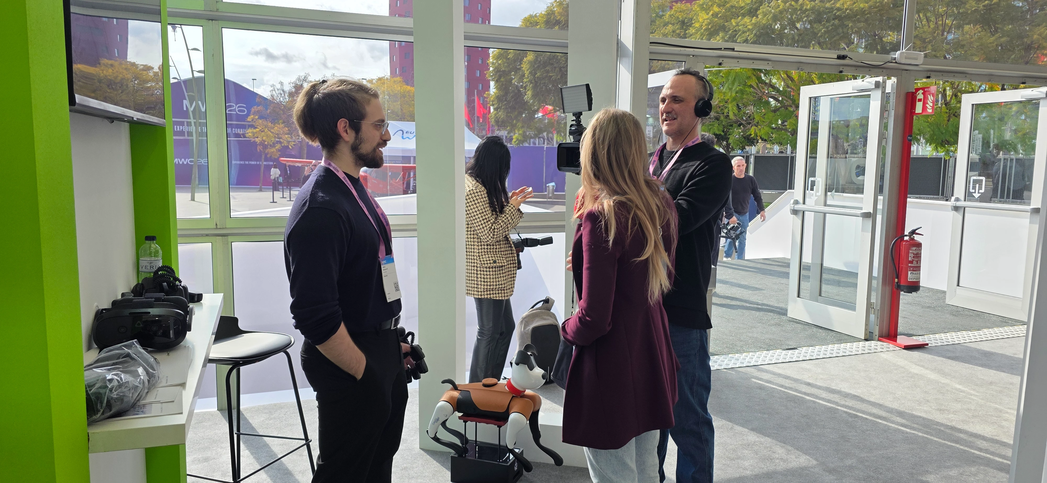 VR training with WEART haptic gloves at MWC 2026